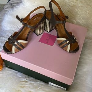 Chie Mihara brown sandals with checkered heel